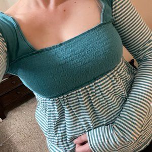 CUTE long sleeve 1/2 off shoulder Hollister top